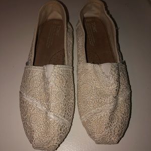 Toms